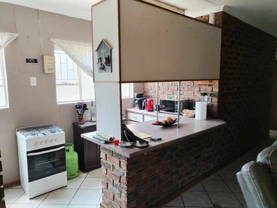 4 Bedroom Property for Sale in La Hoff North West